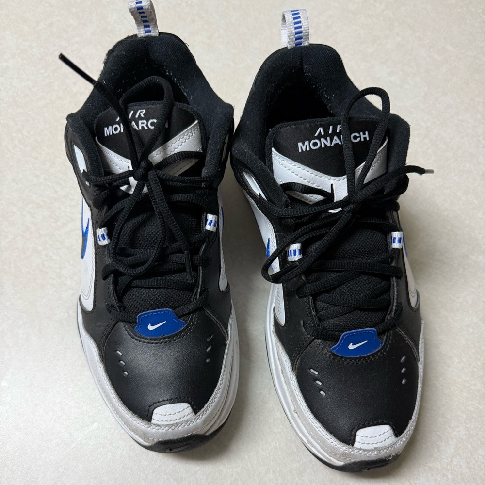 Nike Black and Blue Athletic Shoes with Modern Silhouette